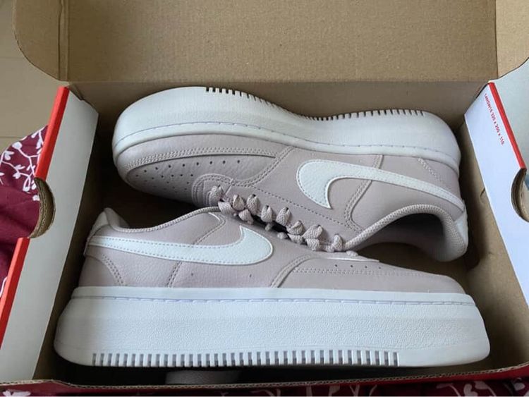 Nike Wmns Court Vision Alta sneaker