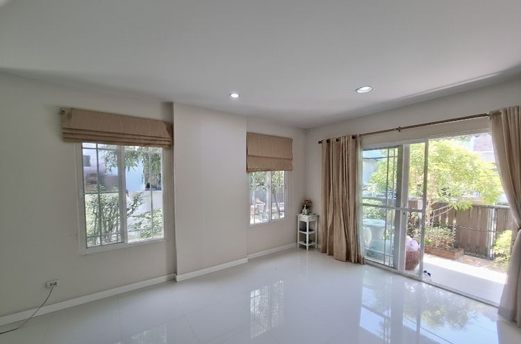 Land and Houses มีบางส่วน 2022 ขายถูกบ้านเดี่ยวหรู  โครงการ มัณฑนา พระราม 9 – ศรีนครินทร์ แถมเฟอร์นิเจอรืบิ้วอินท์ และ แอร์ 5 เครื่อง รูปที่ 4