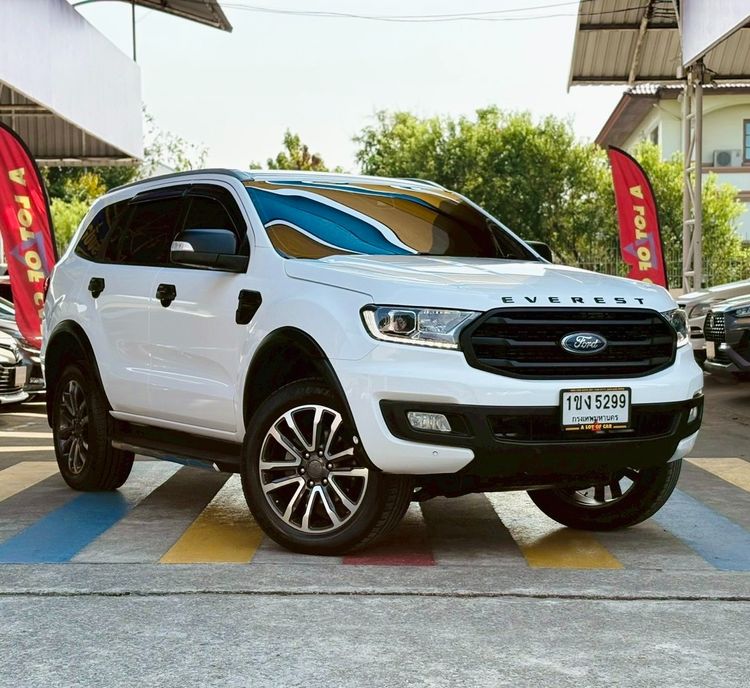 รถ Ford Everest 2.0 Titanium Plus สี ขาว