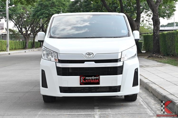 Toyota Hiace 2022 2.8 GL Van ดีเซล ไม่ติดแก๊ส เกียร์ธรรมดา ขาว รูปที่ 2