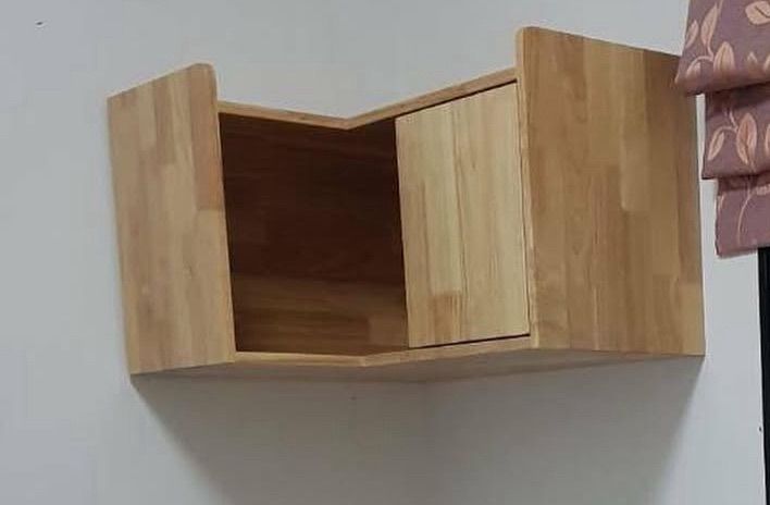 ตู้ลอยติดพนังไม้ยางพารา