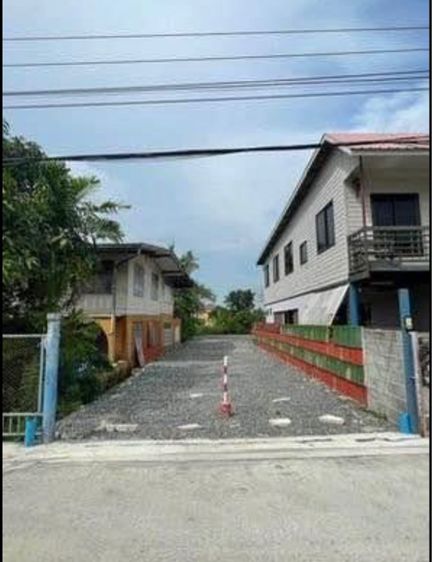 ไม่ใช่ ขายด่วนที่ดินทำเลทองเขตคลองสามวาถมแล้ว 81 ตรว.