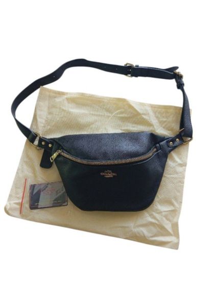  coach กระเป๋าสะพาย