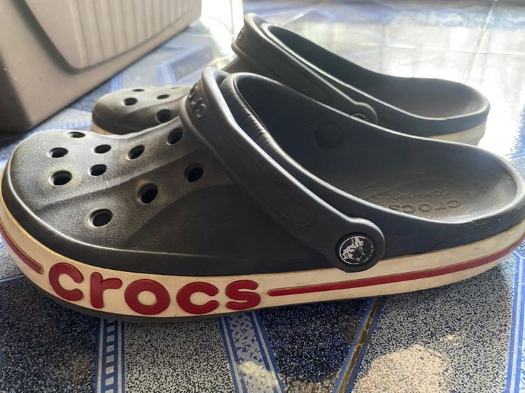รองเท้า crocs