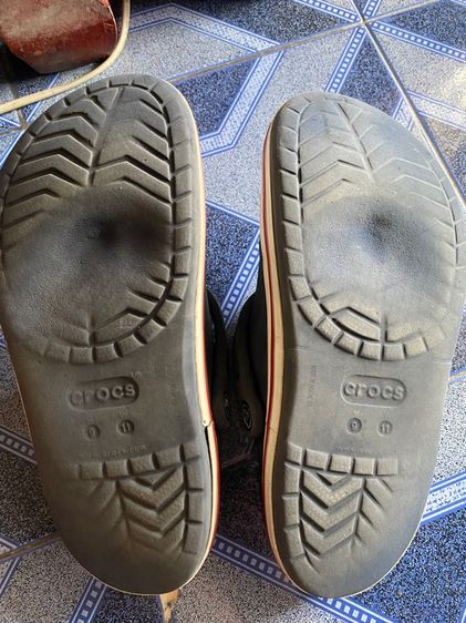รองเท้า crocs รูปที่ 4
