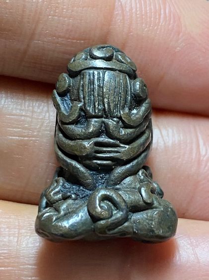 พระปิดตาเก่าเนื้อโลหะ