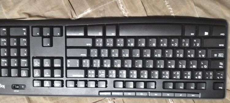 คีย์บอร์ดไร้สายมือสอง สภาพใหม่มาก สนใจต่อรองได้ครับ รูปที่ 3