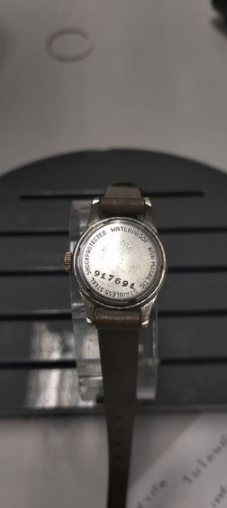 นาฬิกาผู้หญิงไขลาน สวิตเซอร์แลนด์ มือสองไม่รู้ว่าขายกันเท่าไหร่แต่มือหนึ่งใน eBay ขายอยู่ 15,000 กว่าบาท  รูปที่ 6