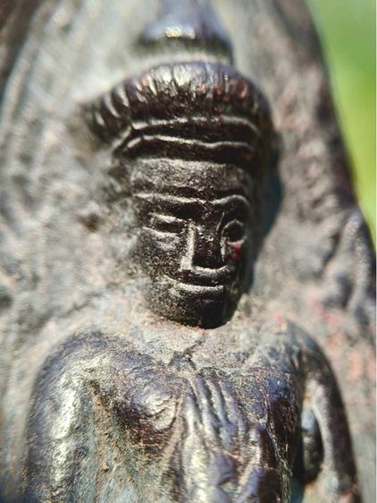 พระร่วงหลังรางปืน พิมนิยม กรุวัดพระศรีรัตนมหาธาตุราชวรวิหาร  หรือกรุวัดพระปรางค์  สุโขทัย   เนื้อตะกั่วสนิมแดง รูปที่ 3