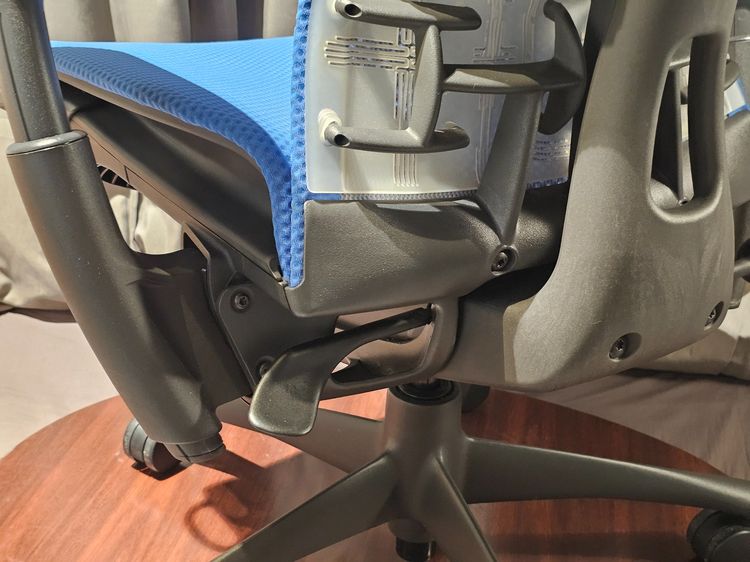 Embody chair ผ้า top   balance fabric สภาพดี ราคาเต็ม 95000 herman miller รูปที่ 9