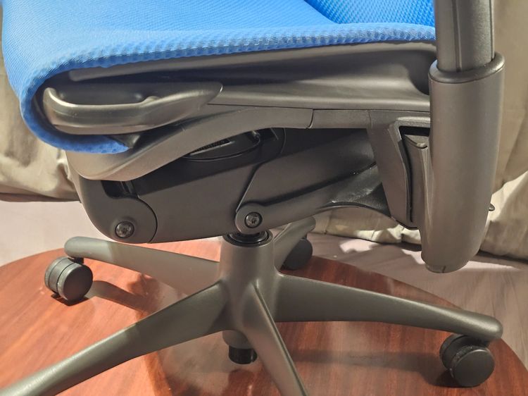 Embody chair ผ้า top   balance fabric สภาพดี ราคาเต็ม 95000 herman miller รูปที่ 8