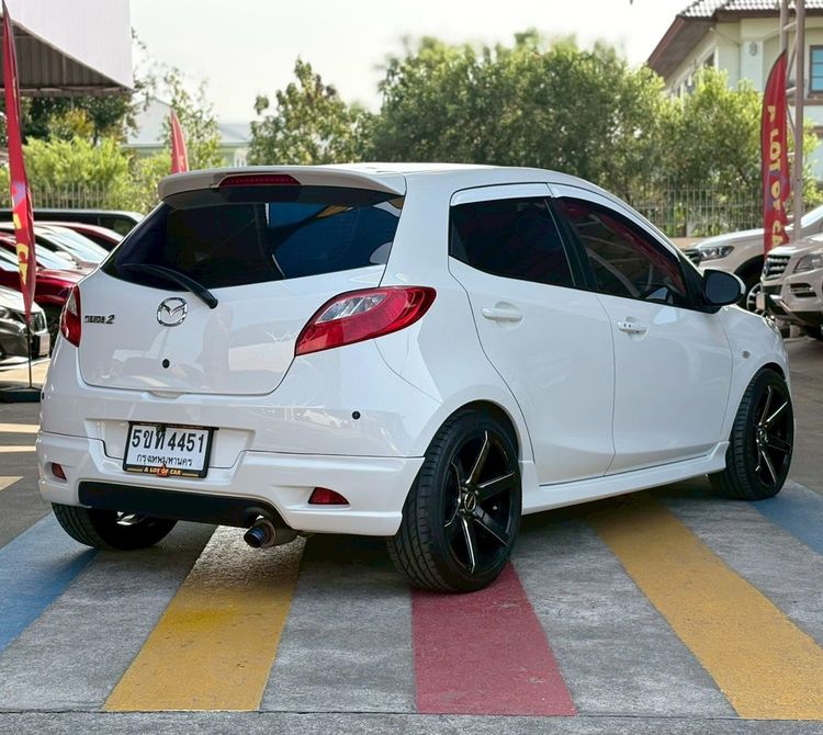 Mazda Mazda 2 2010 1.5 Sports Maxx Sedan เบนซิน ไม่ติดแก๊ส เกียร์อัตโนมัติ ขาว รูปที่ 3