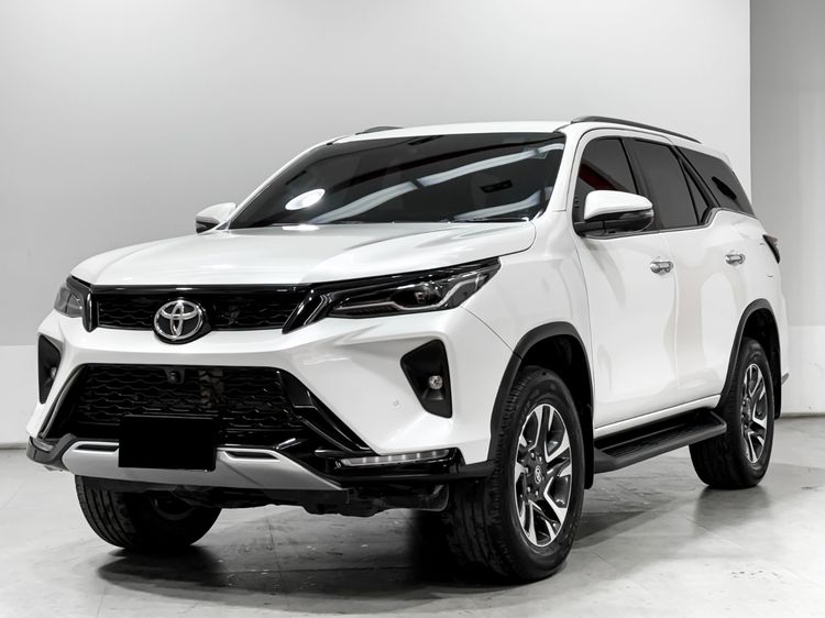Toyota Fortuner 2022 2.4 Leader V Utility-car ดีเซล เกียร์อัตโนมัติ ขาว