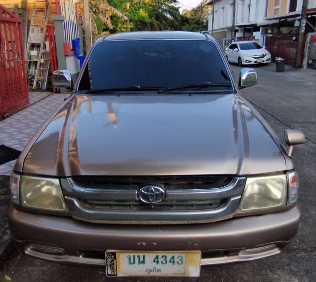 Toyota Hilux Tiger D4D 2004 รุ่นย่อยอื่นๆ Pickup ดีเซล ไม่ติดแก๊ส เกียร์ธรรมดา บรอนซ์ทอง รูปที่ 3