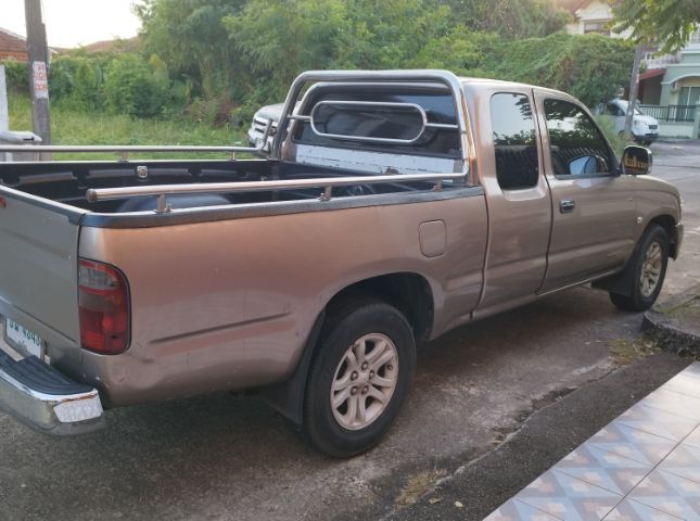 รถ Toyota Hilux Tiger D4D รุ่นย่อยอื่นๆ สี บรอนซ์ทอง