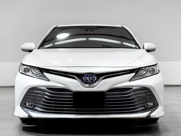 Toyota Camry 2019 2.5 HEV Premium Sedan ไฮบริด เกียร์อัตโนมัติ ขาว รูปที่ 2
