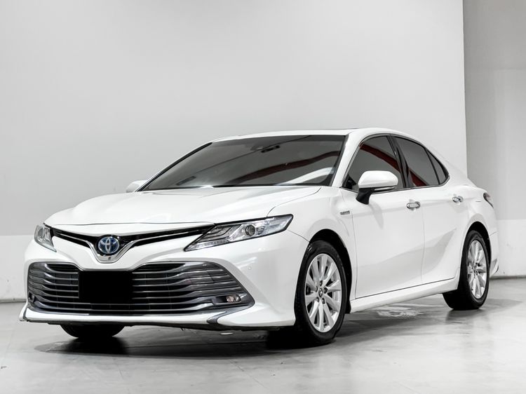 รถ Toyota Camry 2.5 HEV Premium สี ขาว