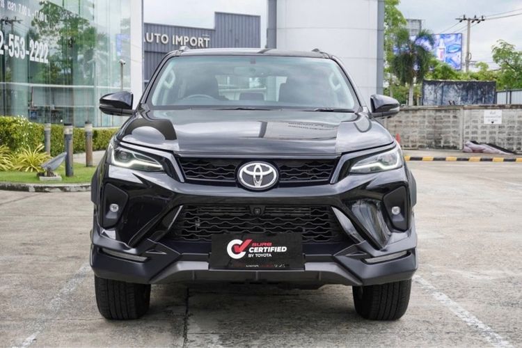 รถ Toyota Fortuner 2.4 Legender สี ดำ