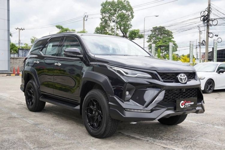 Toyota Fortuner 2025 2.4 Legender ดีเซล ไม่ติดแก๊ส เกียร์อัตโนมัติ ดำ รูปที่ 2