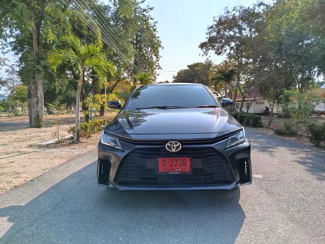 Toyota Yaris ATIV 2023 1.2 Sport Sedan เบนซิน ไม่ติดแก๊ส เกียร์อัตโนมัติ เทา รูปที่ 2