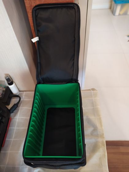 แผ่น CD เพลงแท้ ลิขสิทธิ์ถูกต้อง ตลับสวย แผ่นสวยกริ๊บ ทุกแผ่น พร้อมชั้นไม้ Hand Made + กระเป๋า CD ขายเหมา  2,800 รูปที่ 2