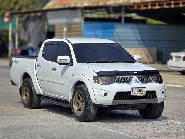 Mitsubishi Triton 2013 2.4 GLS Limited Plus Pickup เบนซิน ไม่ติดแก๊ส เกียร์ธรรมดา ขาว รูปที่ 4