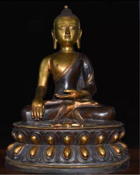 พระศากยมุนีพุทธเจ้า (Shakyamuni Buddha) 