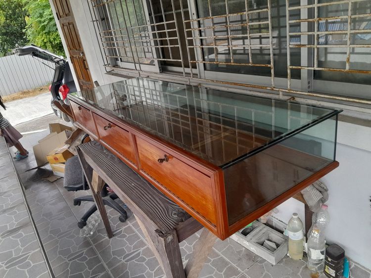 ตู้ขายเพชร , หรืออื่นๆ