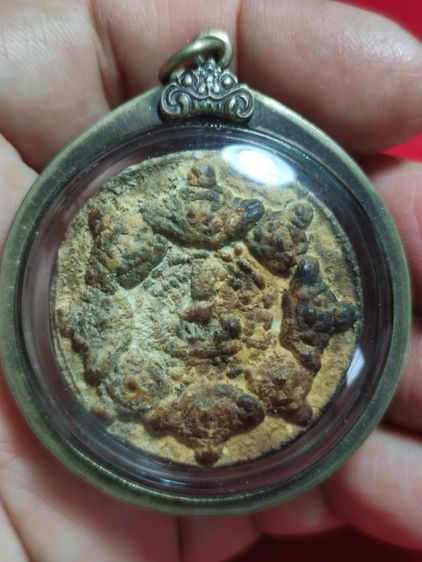 พระเนื้อผง จตุคามปี 30  เลี่ยมเงินเก่าๆ