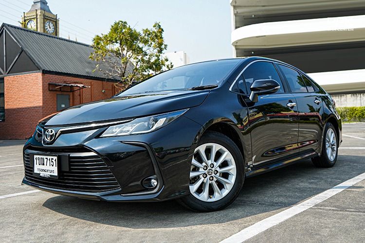 รถ Toyota Altis 1.6 G สี ดำ