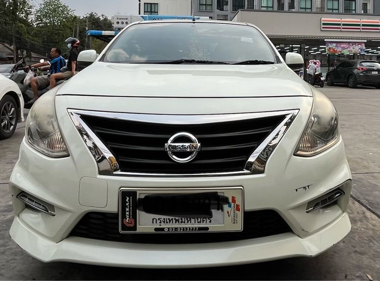 รถ Nissan Almera 1.2 E Sportech สี ขาว