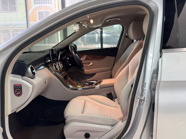 Mercedes-Benz C-Class 2015 C180 Sedan เบนซิน ไม่ติดแก๊ส เกียร์อัตโนมัติ บรอนซ์เงิน รูปที่ 4