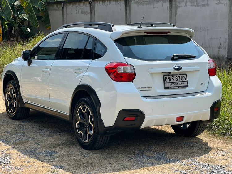 Subaru XV 2015 2.0 XV 4WD Sedan เบนซิน ไม่ติดแก๊ส เกียร์อัตโนมัติ ขาว รูปที่ 4