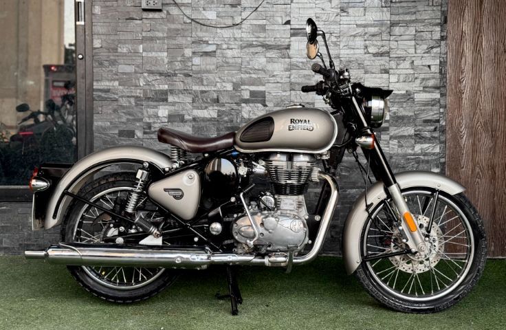 🔥 Royal Enfield Classic 500 จดทะเบียนปี 2022 รุ่นปี 2021 ABS ตัวสุดท้าย 🔥  รูปที่ 3
