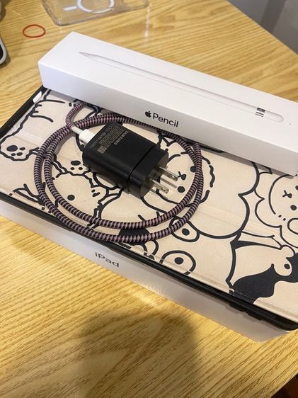 เจ้าของขายเอง iPad Gen 9 64GB Space Gray สภาพนางฟ้า  Apple Pencil แท้ ของแถมครบ