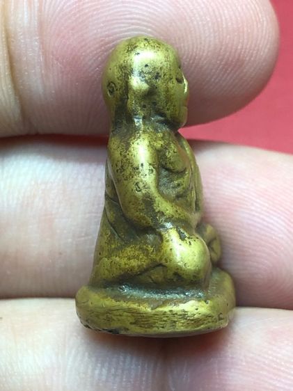 พระรูปหล่อหลวงพ่อเงินพิมพ์ขี้ตา รูปที่ 3