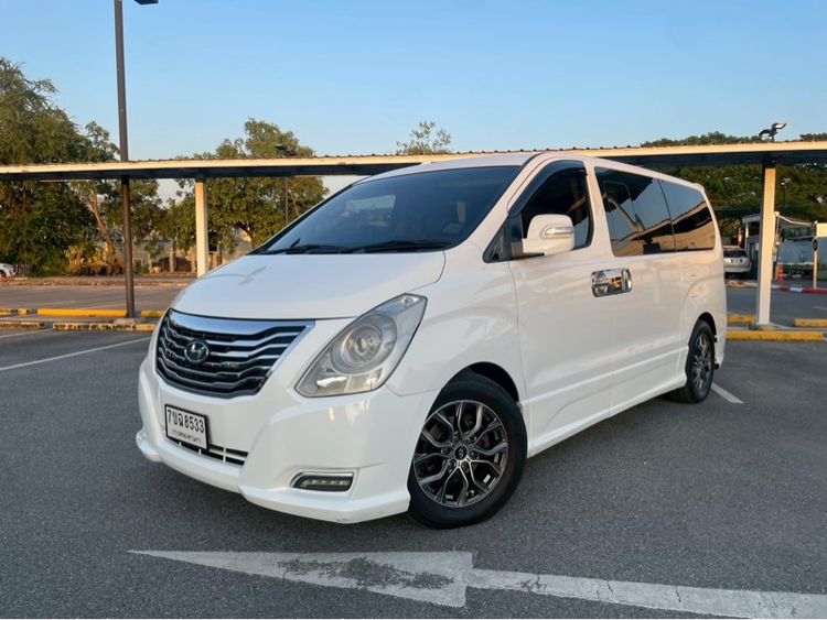 รถ Hyundai Grand Starex 2.5 VIP สี ขาว