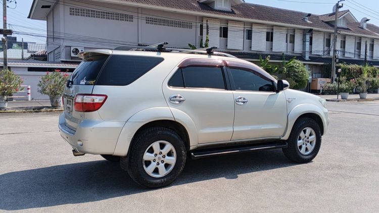 Toyota Fortuner 2009 2.7 V Utility-car เบนซิน LPG เกียร์อัตโนมัติ บรอนซ์เงิน รูปที่ 4