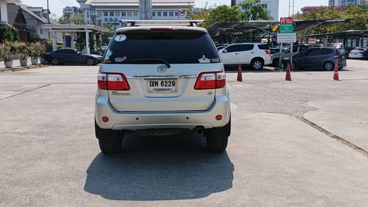Toyota Fortuner 2009 2.7 V Utility-car เบนซิน LPG เกียร์อัตโนมัติ บรอนซ์เงิน รูปที่ 2