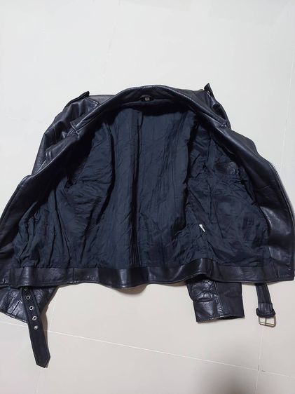 Vintage biker black leather jacket Size L เสื้อแจ็กเก็ตหนังแท้สีดำเฟดนิดหน่อยกำลังสวย หนังหนาค่อนข้างมีน้ำหนัก งานอเมริกา ซิปดีรูดลื่น รูปที่ 12
