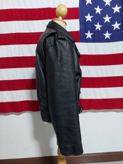 Vintage biker black leather jacket Size L เสื้อแจ็กเก็ตหนังแท้สีดำเฟดนิดหน่อยกำลังสวย หนังหนาค่อนข้างมีน้ำหนัก งานอเมริกา ซิปดีรูดลื่น รูปที่ 3