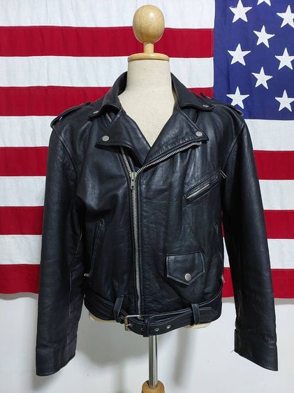 Vintage biker black leather jacket Size L เสื้อแจ็กเก็ตหนังแท้สีดำเฟดนิดหน่อยกำลังสวย หนังหนาค่อนข้างมีน้ำหนัก งานอเมริกา ซิปดีรูดลื่น