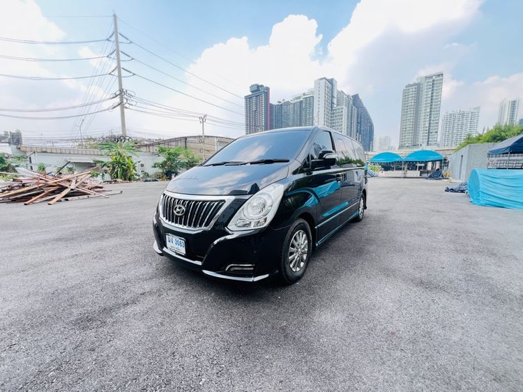 รถ Hyundai H-1  2.5 Elite สี ดำ