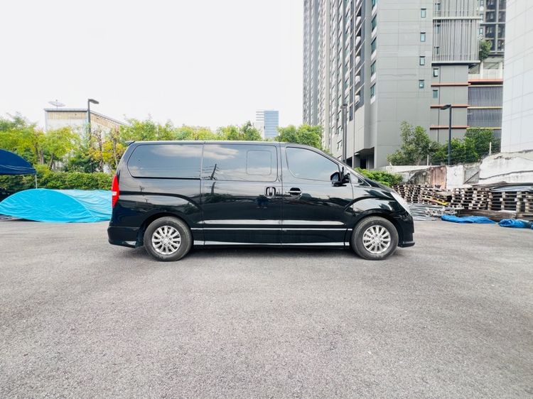 Hyundai H-1  2017 2.5 Elite Van ดีเซล ไม่ติดแก๊ส เกียร์อัตโนมัติ ดำ รูปที่ 3