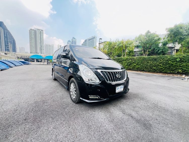 Hyundai H-1  2017 2.5 Elite Van ดีเซล ไม่ติดแก๊ส เกียร์อัตโนมัติ ดำ รูปที่ 2