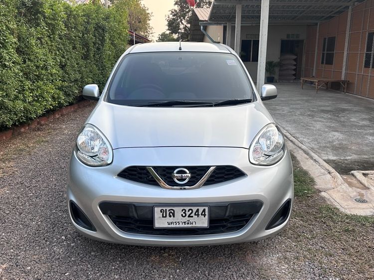 รถ Nissan March 1.2 E สี บรอนซ์เงิน