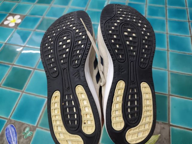 ขายรองเท้ากีฬาผู้ชาย adidas เบอร 41 รูปที่ 6