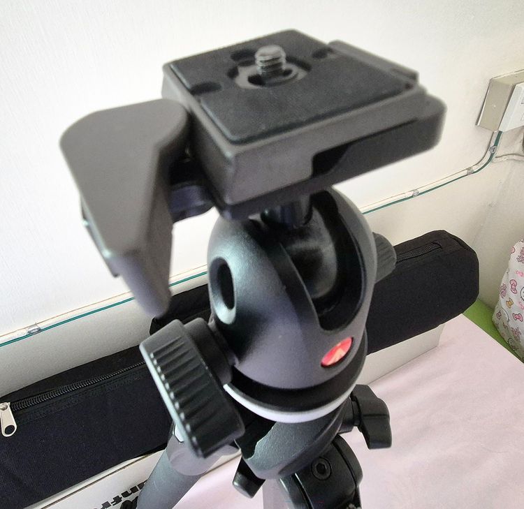 ขาตั้งกล้อง Manfrotto  Aluminum Alloy Tripod รุ่น 190XPROB พร้อมหัวบอล 496RC2 มือสอง สภาพใหม่มาก รูปที่ 8
