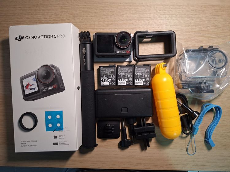 ยี่ห้ออื่นๆ กล้องถ่ายใต้น้ำ กันน้ำ ผ่อน+รูดบัตรเครดิต ผ่าน Shopee ได้ ประกันศูนย์เหลืออีกยาวๆ 9 เดือน DJI Osmo Action 5 Pro Adventure Combo กล้องแอคชั่น