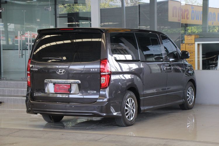 Hyundai H-1  2020 2.5 Elite Utility-car ดีเซล ไม่ติดแก๊ส เกียร์อัตโนมัติ น้ำตาล รูปที่ 2